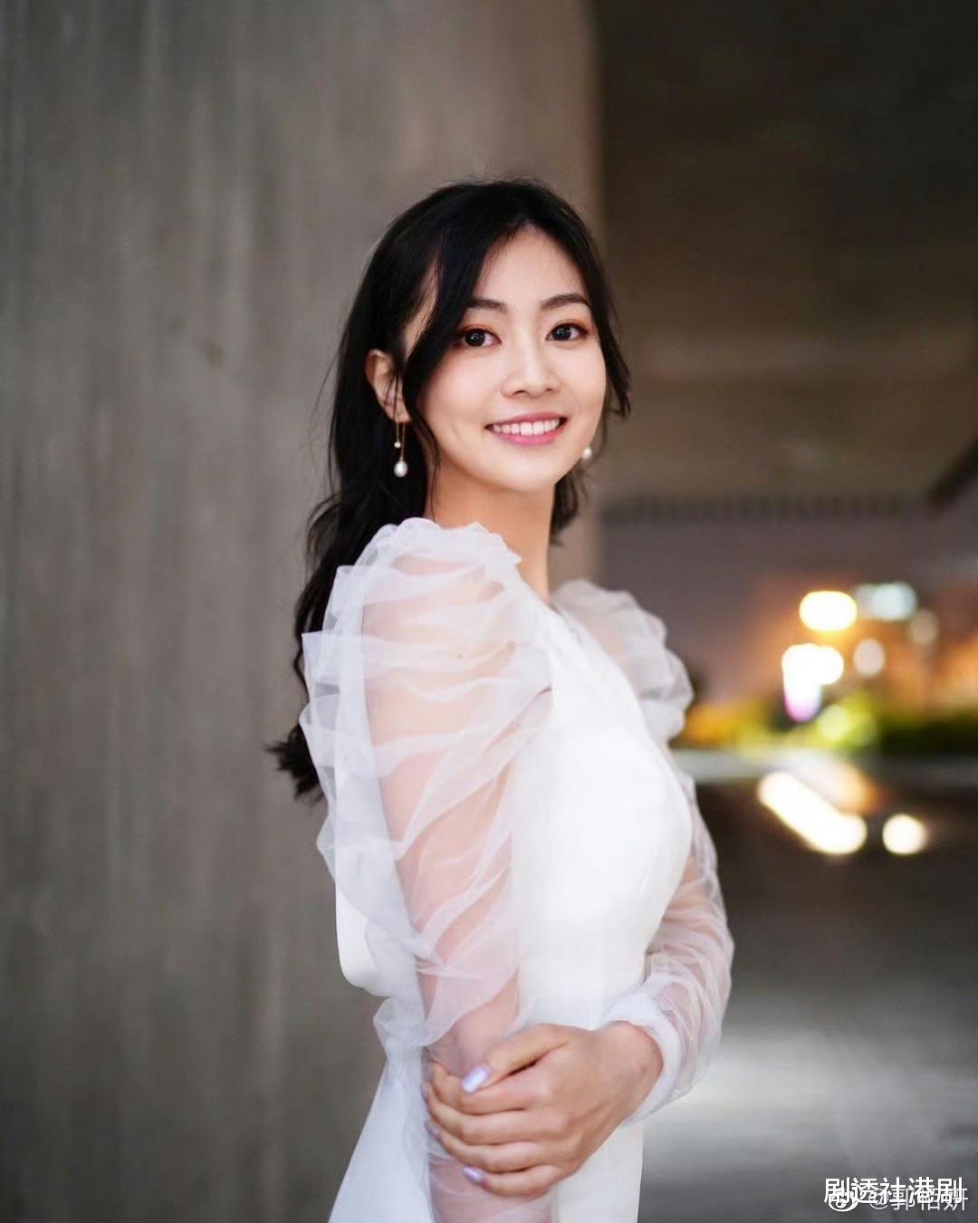 担心！TVB力捧小花自曝严重过敏，呼吸困难，眼睛肿成一条缝