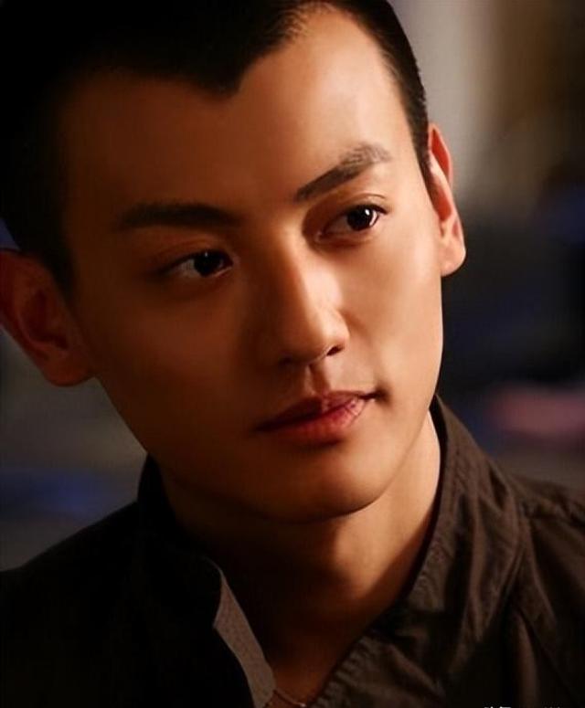 他帅到惊艳,46岁却还在相亲,出演《以法之名》被喊话:早该火了