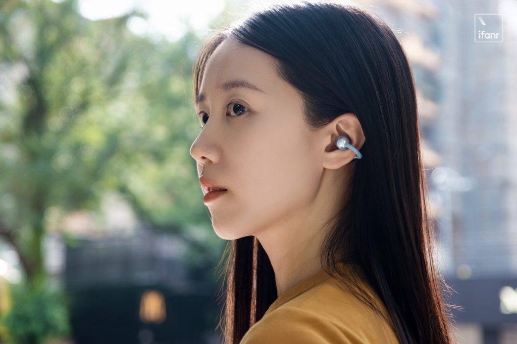 华为FreeClip 2 耳夹耳机：让「戴着不摘」成为新的使用习惯