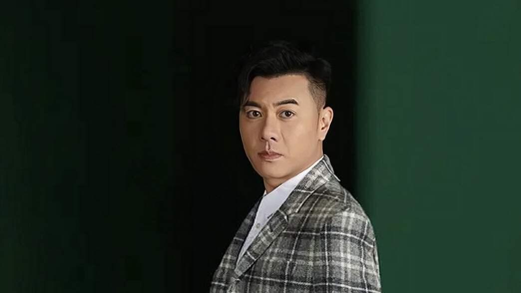 香港知名男星家中有喜事，爱妻确诊乳腺癌中期，放弃生育坚持丁克