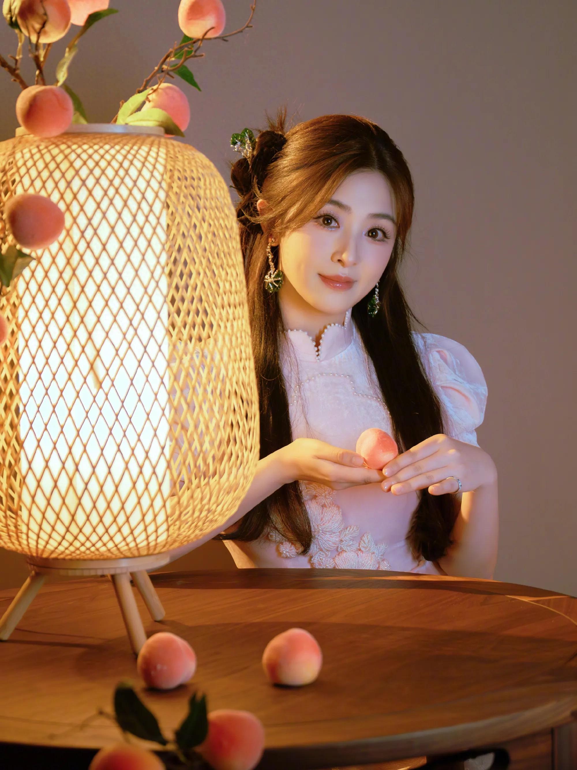 张含韵，央视七夕晚会， 七夕快乐，和合圆满！