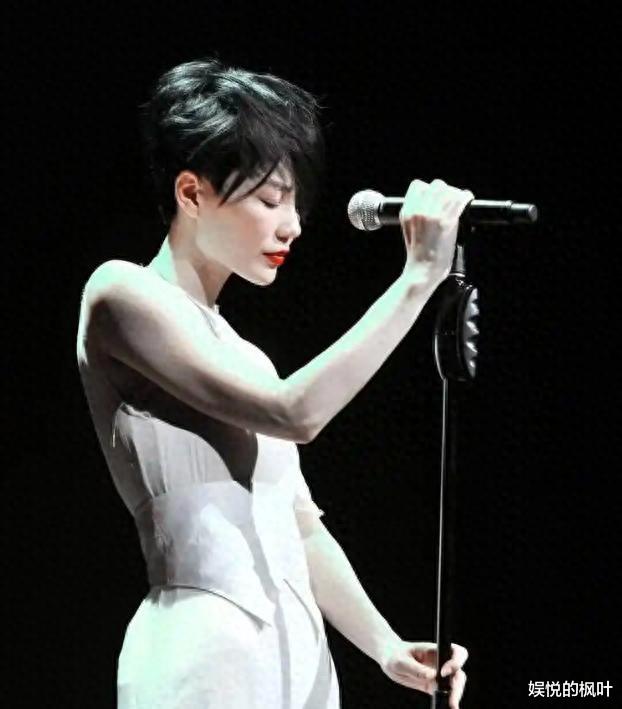 天后陨落？争议王菲，自由的代价？