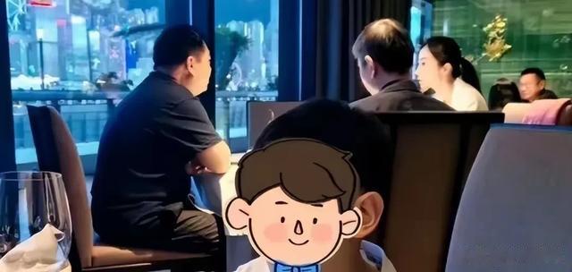 韩雪与大19岁老公聚餐被拍，网友评价：嫁个老头有什么好炫耀的？