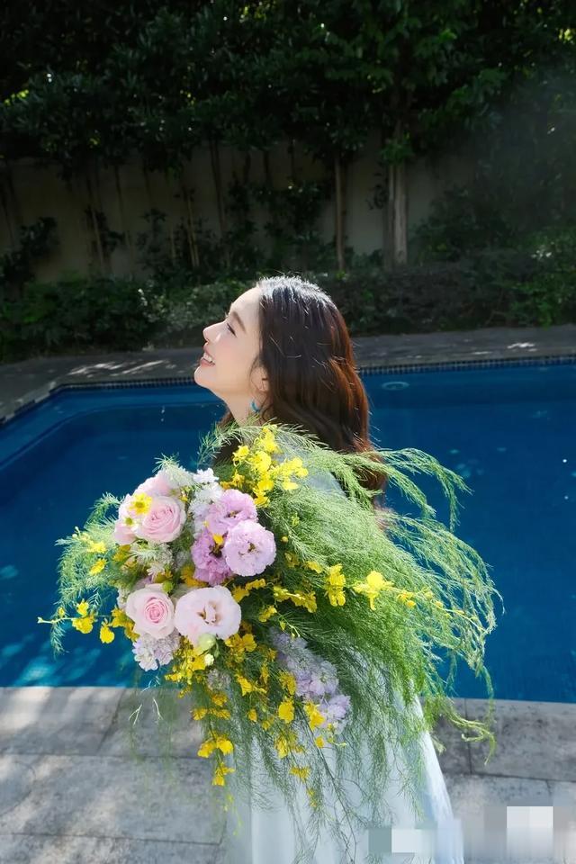 阚清子官宣怀孕后首晒孕照，孕期状态好，涨胎不长肉一点也不胖