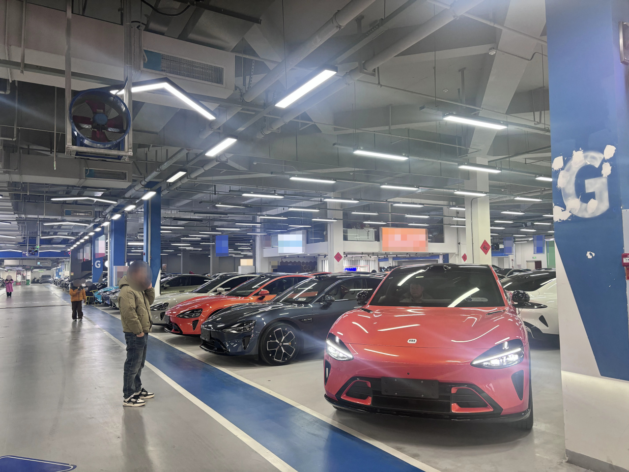 二手车市场探价小米SU7：昔日“保值神车”，现在15万可谈