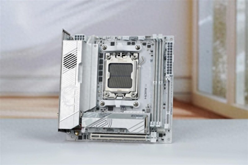 微星MPG X870I刀鋒 鈦主板評測：穩定釋放200W 內存性能可提升50%