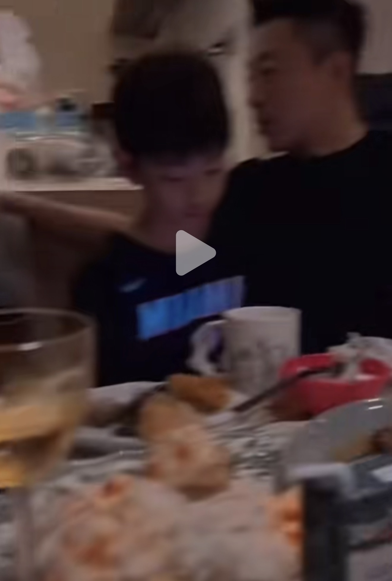 汪小菲一家过圣诞节！11岁小玥儿露正脸瘦好多，黑黑瘦瘦太像大S