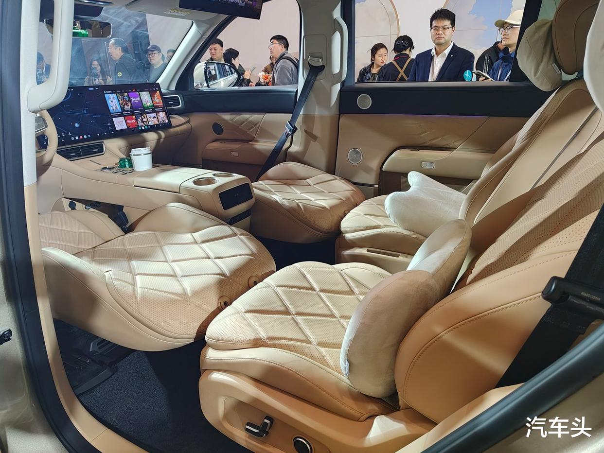 智享大六座旗舰SUV风云T11全球上市,限时抢鲜价17.99万元起!