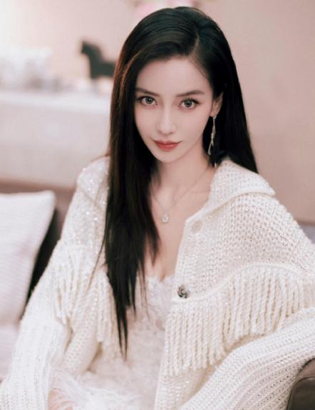 片酬不少拿,却演啥毁啥!这4位“戏混子”女明星,演戏太尴尬