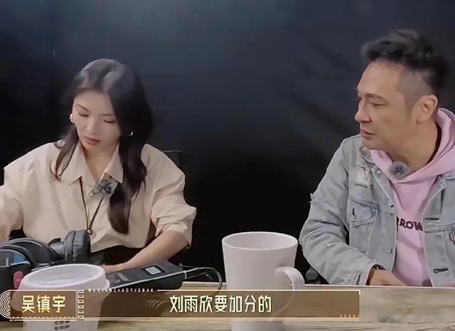 哺乳期走红毯成众矢之的，13年后，她仅用25秒，狠狠打脸内娱