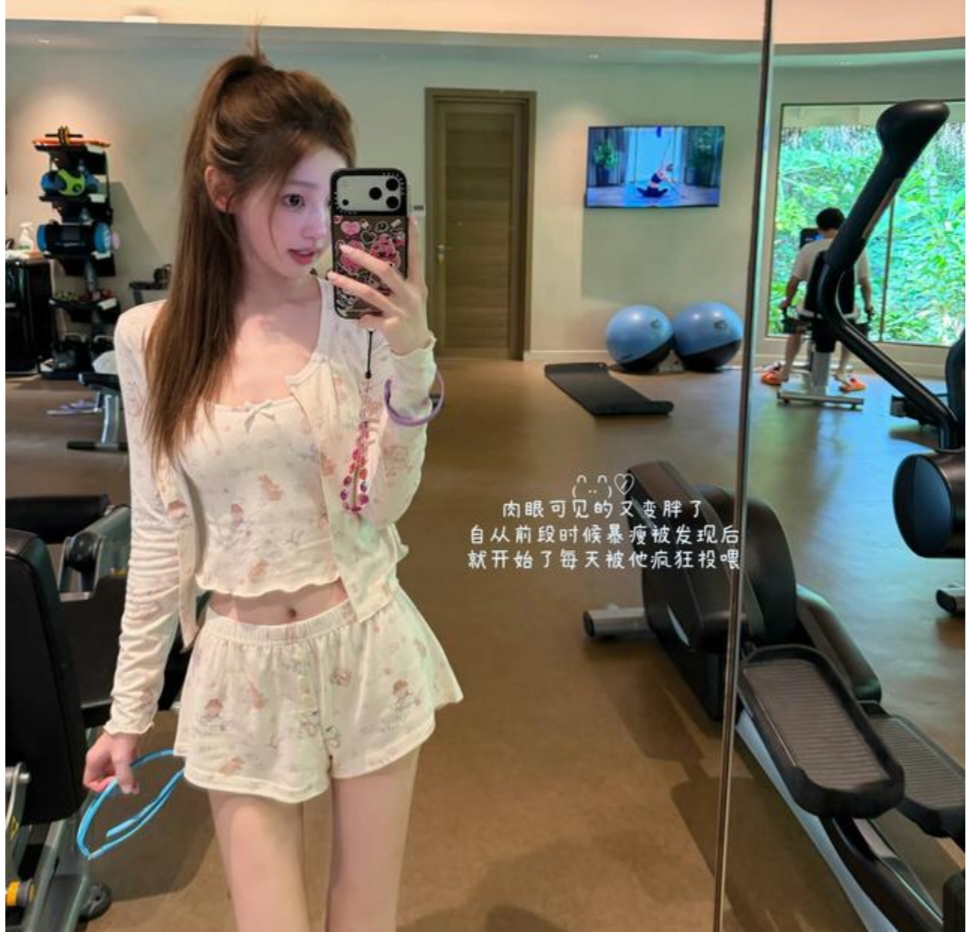 喊王思聪“小猫咪”！懒懒晒3500万海胆硬刚黄一鸣，这波反击太绝