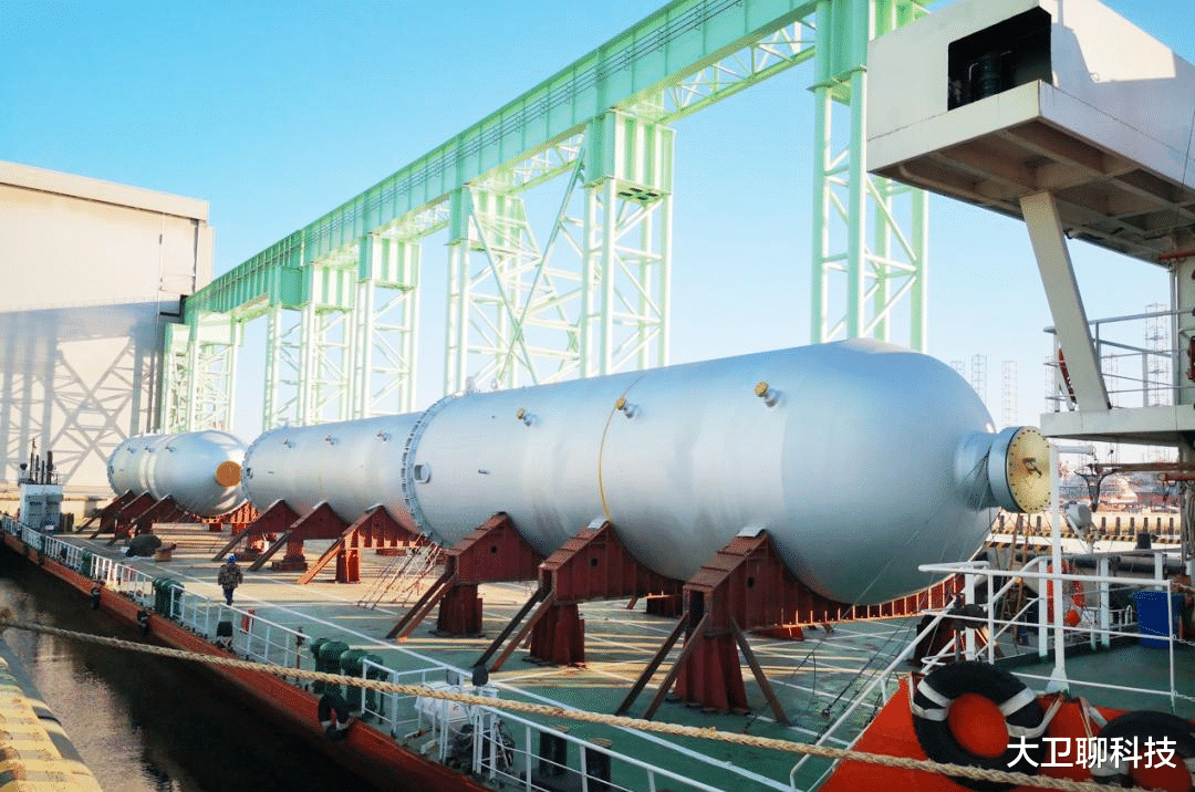 西方封鎖30年，中國卻造出3000噸“大國重器”，效率碾壓歐美60%