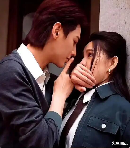 榜一大姐曝短剧顶流何健麒丑闻，于正淡定，起底氪金爱情背后利益