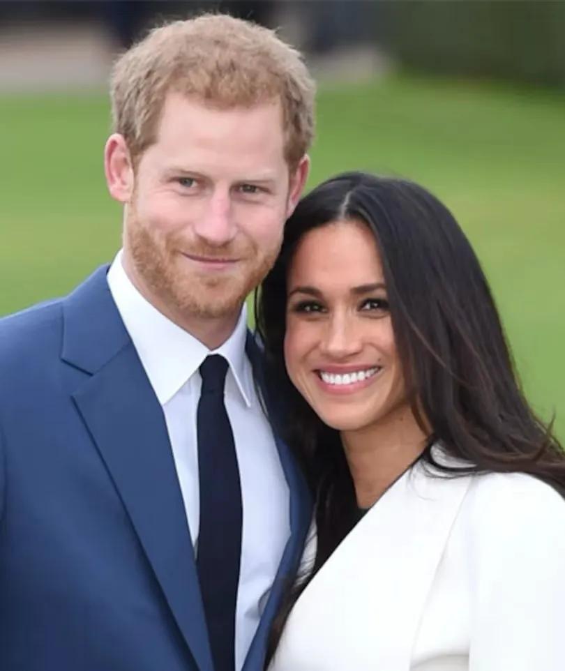 44岁梅根巴黎看秀！被媒体冷落显尴尬，穿搭效仿凯特王妃，很出圈