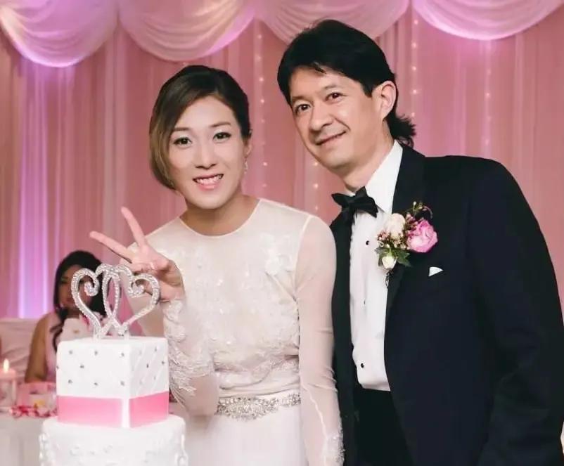 曝钟嘉欣签婚前协议时被丈夫算计骗婚，起诉对方要求重新分割财产