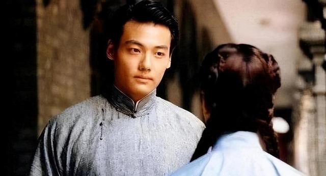 父亲是乒乓名将，他却凭《金粉世家》爆火