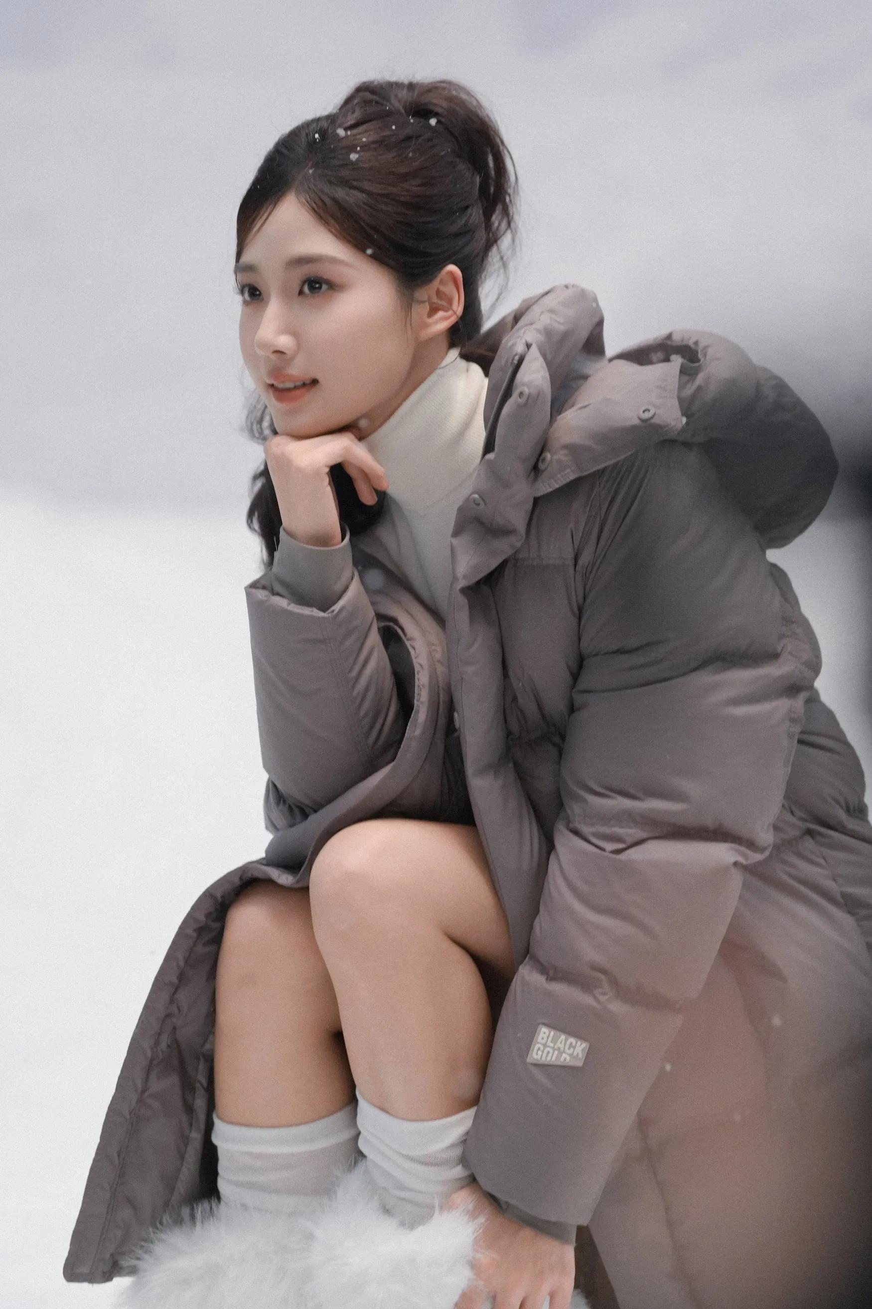 卢昱晓性感美腿