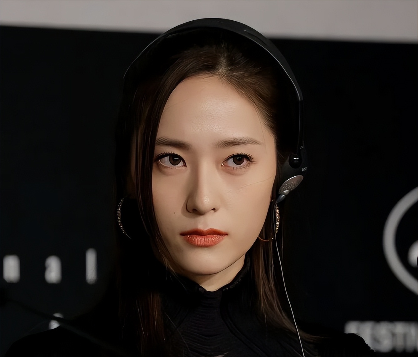 不靠发型遮丑，贴头皮封神 这五位骨相女星，露额露顶照样艳压群芳