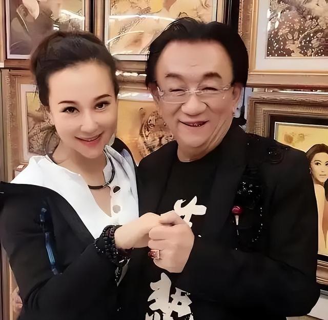 62岁戴志诚的现状：跟“师叔前妻”结婚21年，继女是他唯一的孩子