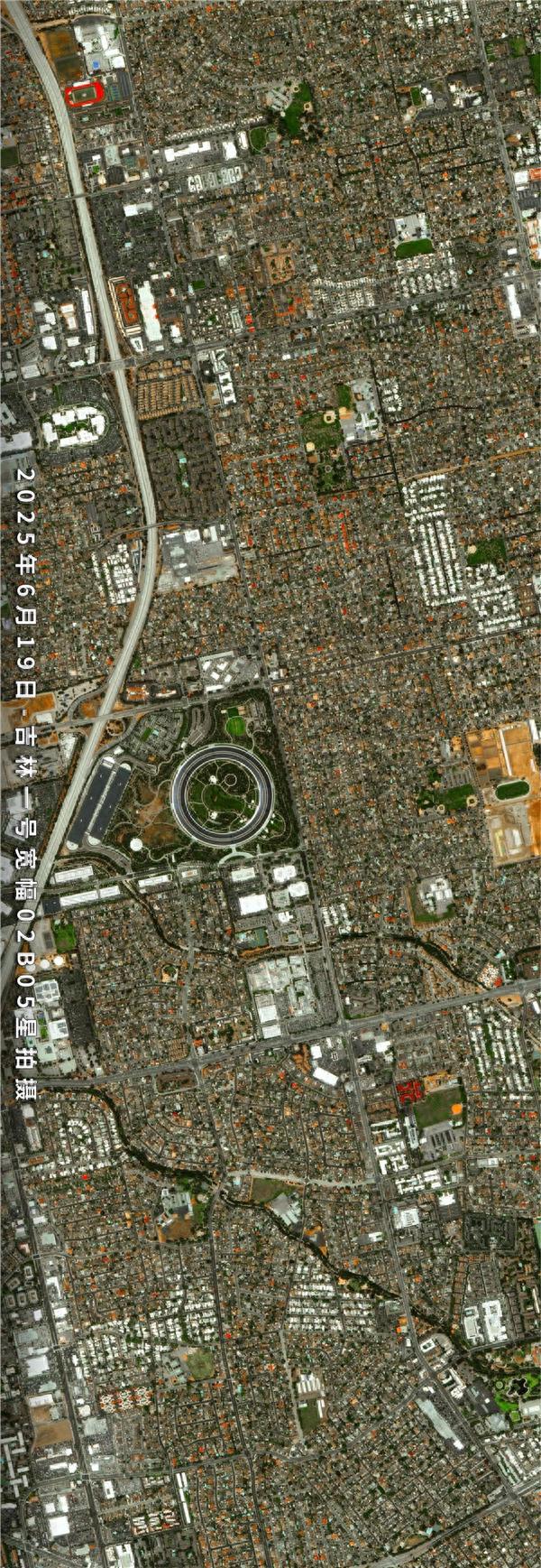 从太空看苹果总部:像极了地球的Home键