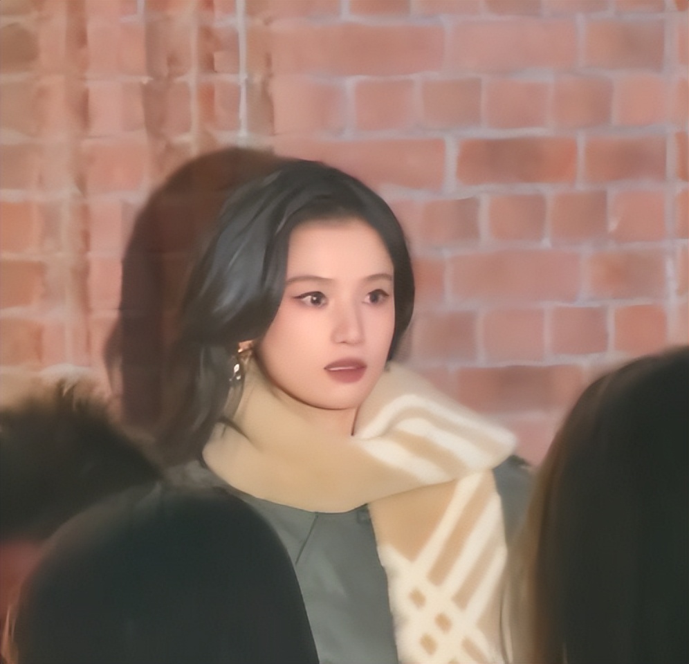 巴宝莉生图,蒋勤勤嫩了,刘雯脸凹,张宥浩狗啃头,陈坤咋老成这