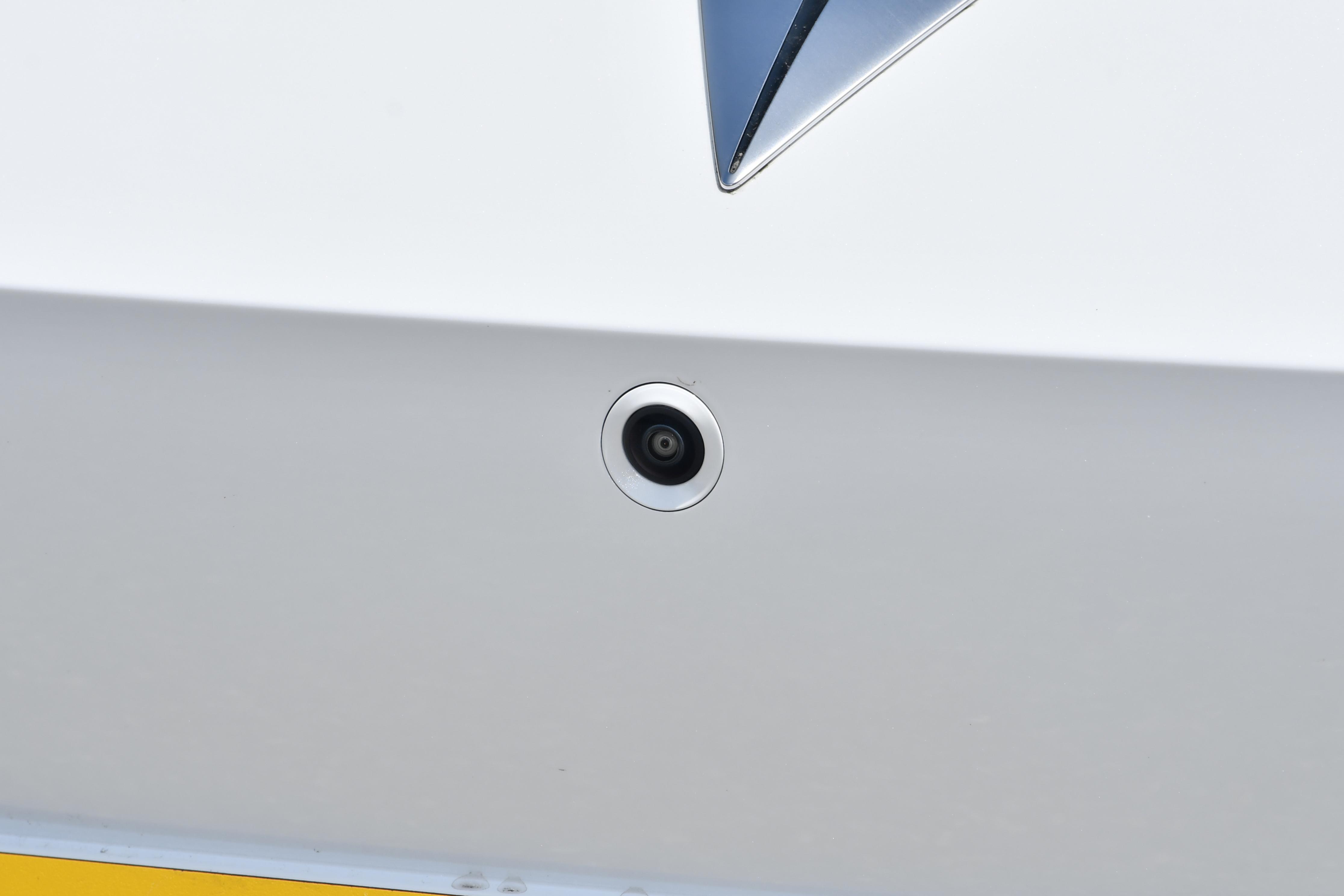 2026款深蓝L07:标配华为乾崑ADS,15万级新能源轿车优选?