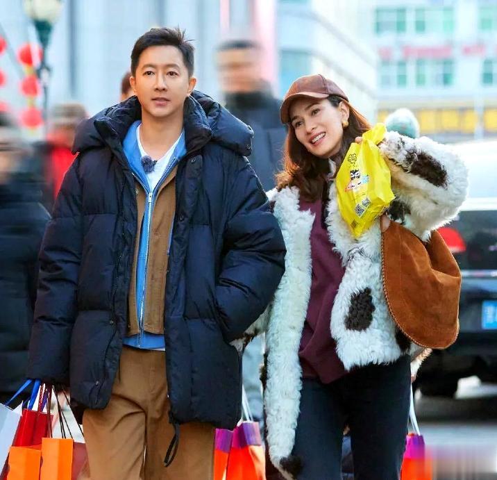 里子面子全丢了!高调官宣三胎消息的郭富城,输给不声不响的韩庚