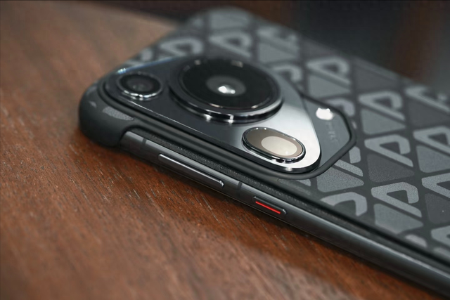 华为旗舰新价格确定,512GB跌至5499元,伸缩镜头+卫星通信+100W