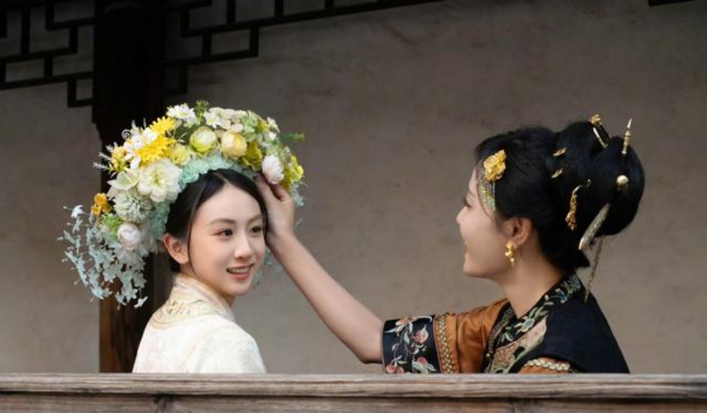 17岁森碟簪花美出新高度！与叶一茜同框似姐妹，养成系太绝