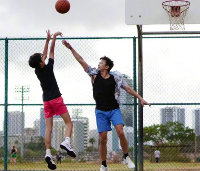 官媒亲宣！46岁邓超再破天花板，全家移民传闻5个月前就真相大白