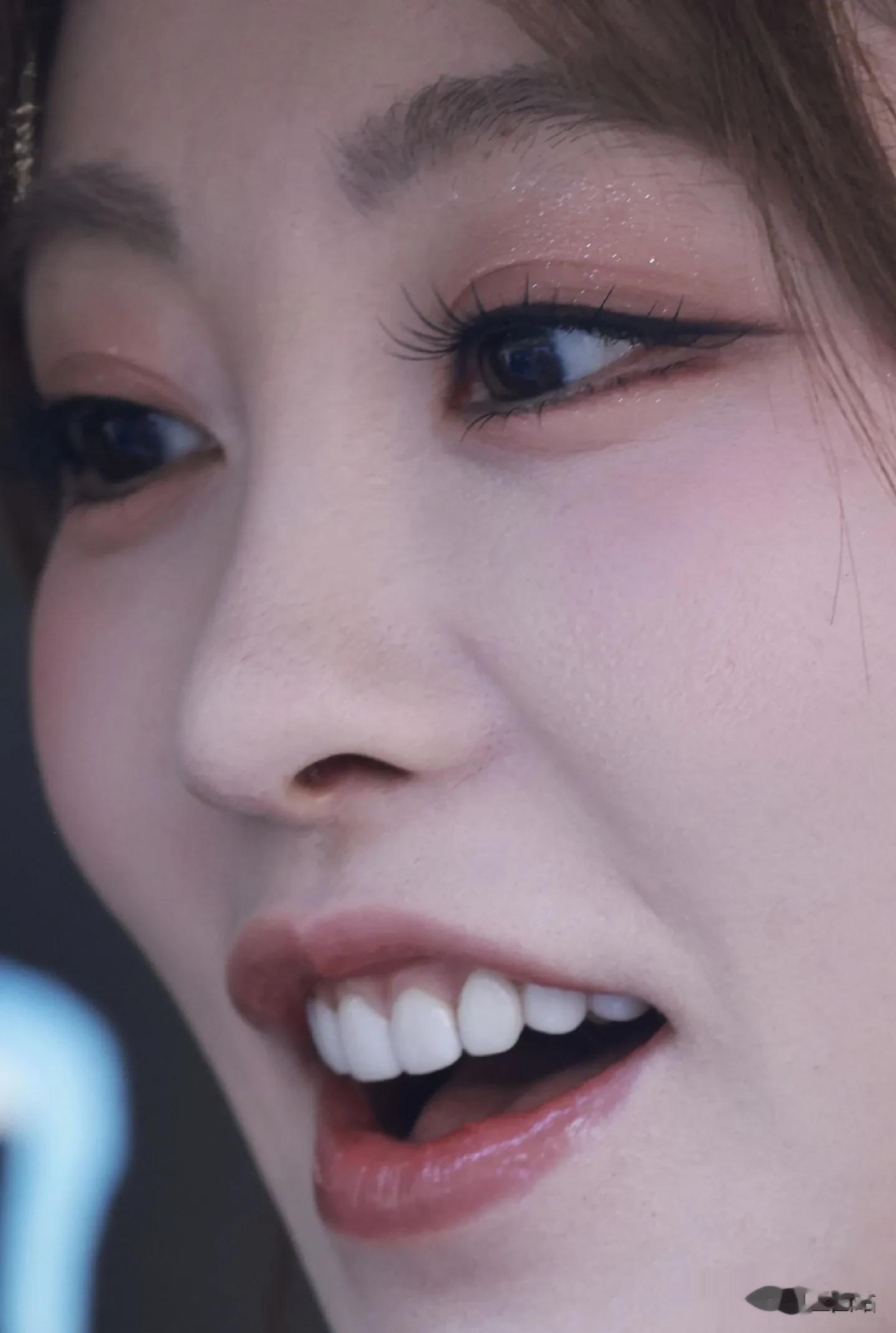 祝绪丹素颜高清面部特写