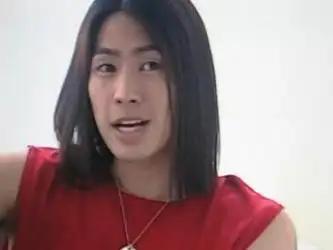 演唱会阿信摔下台，被吴建豪的这个动作暖到了-F4被忽略的潜力股