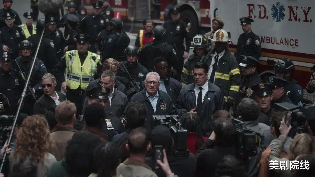 第一集就这么劲爆,Netflix新剧太生猛了