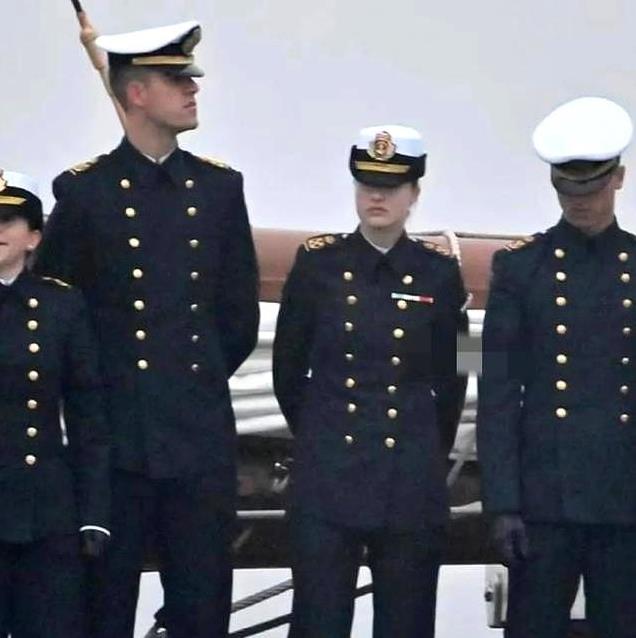 天选女王!泳装照风波后,西班牙公主新亮相,英姿飒爽、气势逼人