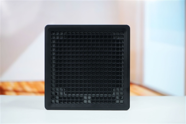 全球首個液冷迷你機！abee AI Station 395 Max工作站圖賞