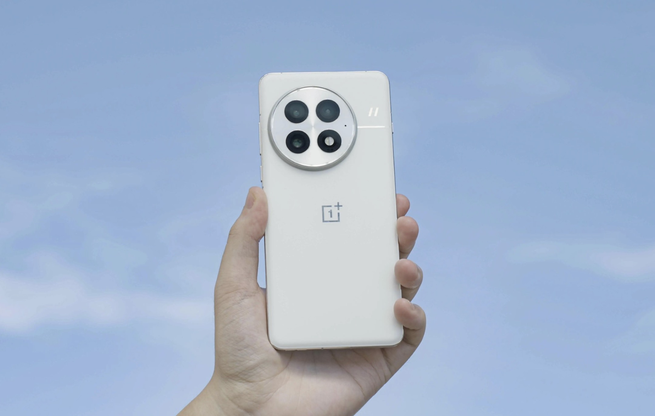 一加不講武德，高端旗艦突降1300元，2K屏+120倍變焦，入手用五年