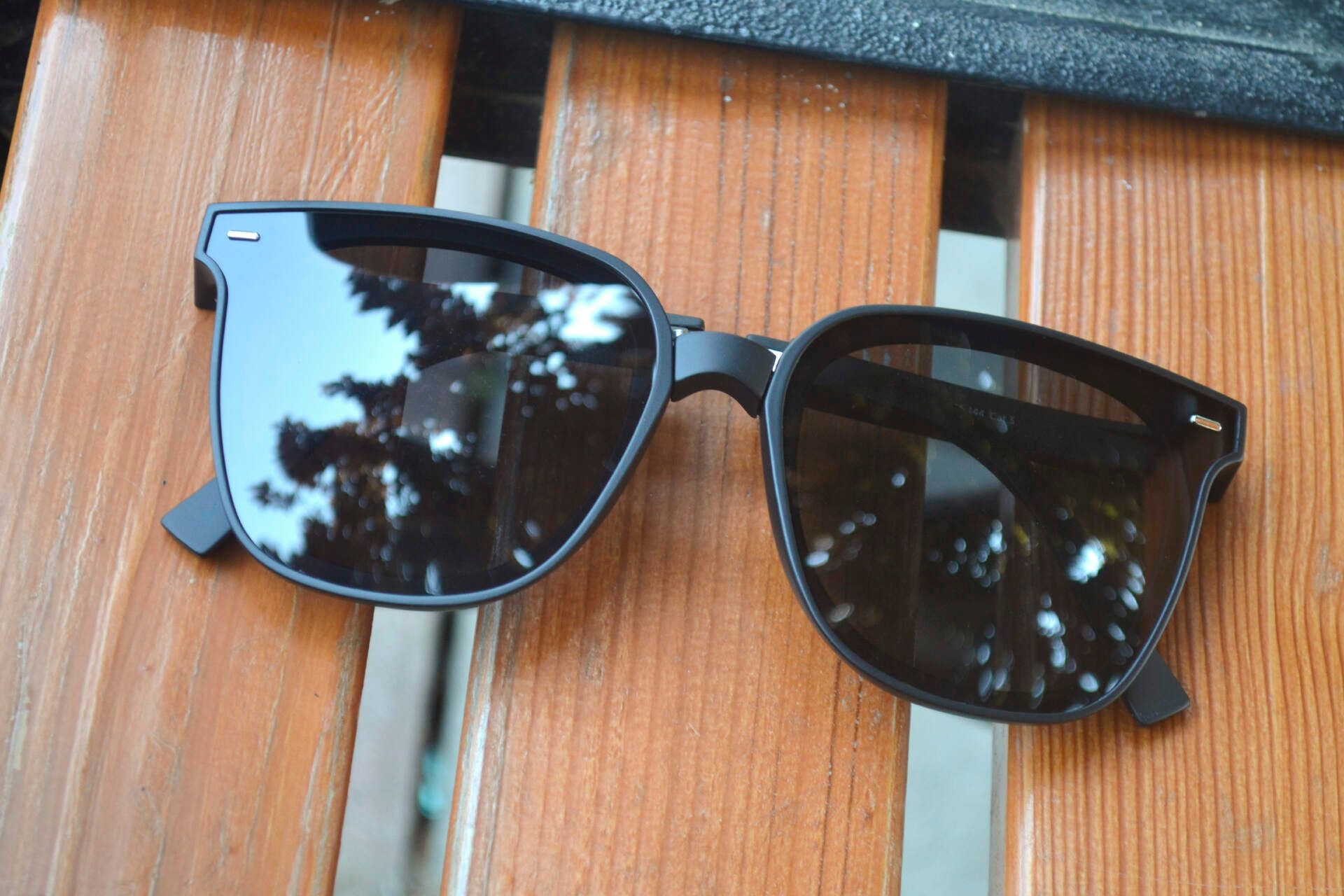 告別刺眼陽光！米家折疊偏光太陽鏡，戶外活動的最佳伴侶！