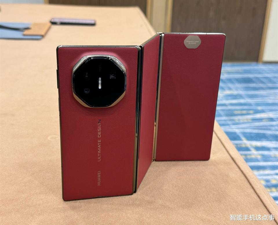 华为折叠帝国再扩张:三折叠小迭代、折叠Pad,或要硬撼苹果