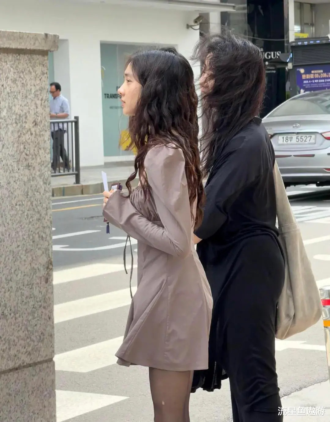 首尔偶遇黄多多：从“国民闺女”到“汤唯平替”，母女变姐妹？