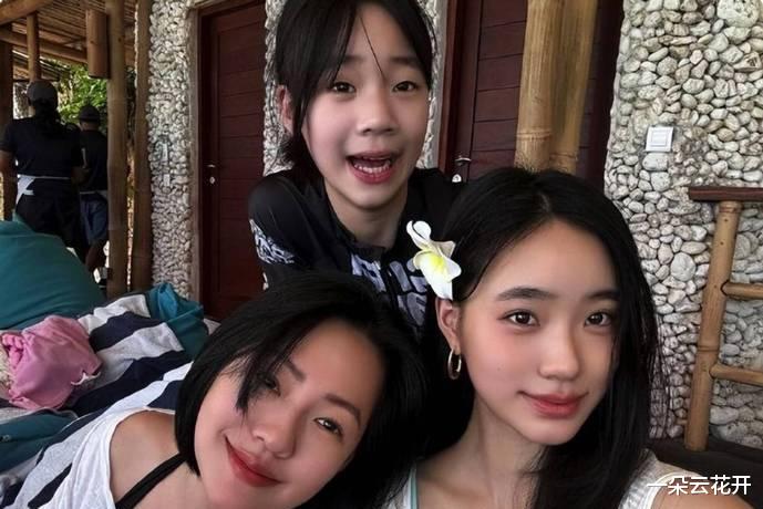 小S录制节目泪洒现场，工作人员称其情绪崩溃，独自一人角落哭泣