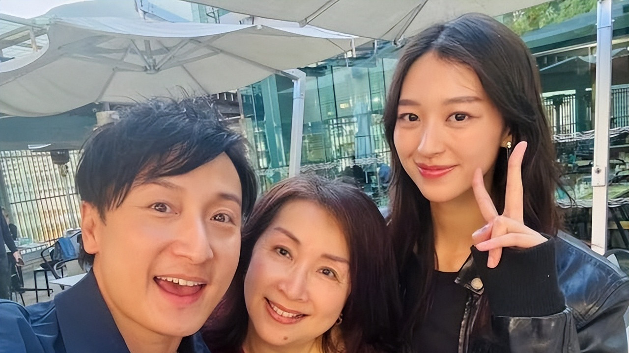 方力申回应接受不了生女儿，自曝被骂好几天，差点家庭破裂