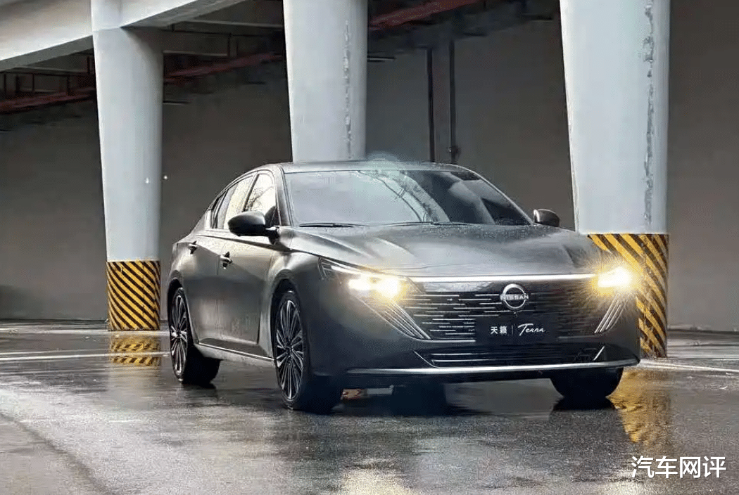 全新天籁PLUS实车展示!轴距不变,尺寸加长