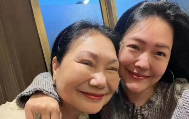 S妈尴尬了，夸具俊晔深情天天去金宝山，评论区一片嘲讽