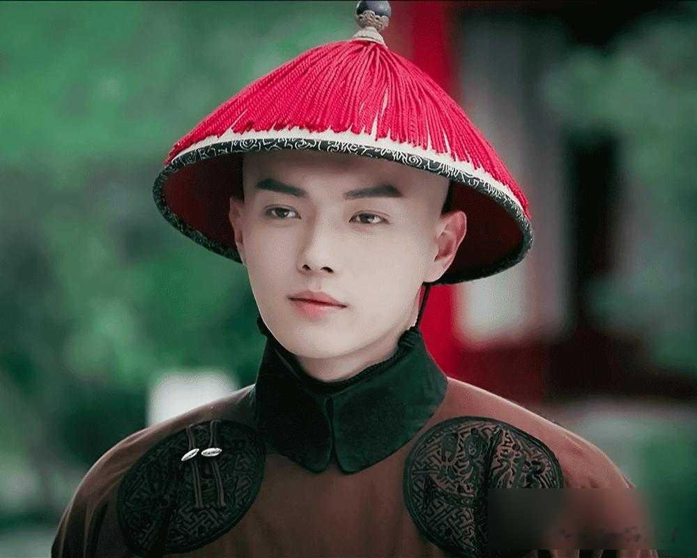 顶流许凯被前女友锤出轨，于正力保到底为哪般？更多黑料正在发酵