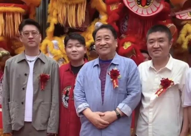 和搭档玉浩分手后，相声新势力卢鑫首次露面，新搭档是听云轩演员