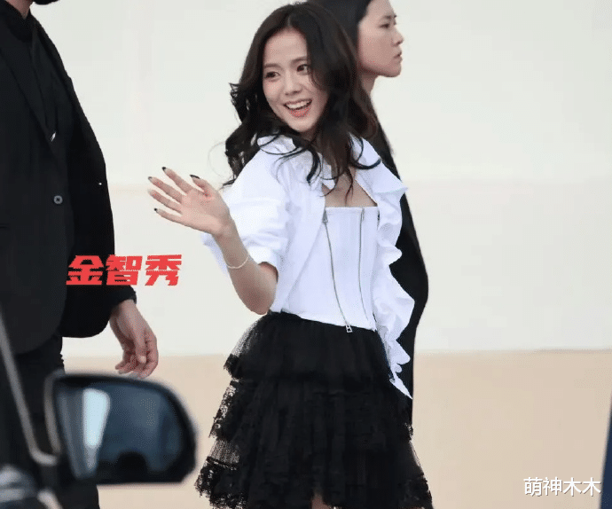 中国明星看秀待遇:王一博被拦下,舒淇获CEO迎接,肖战规格高