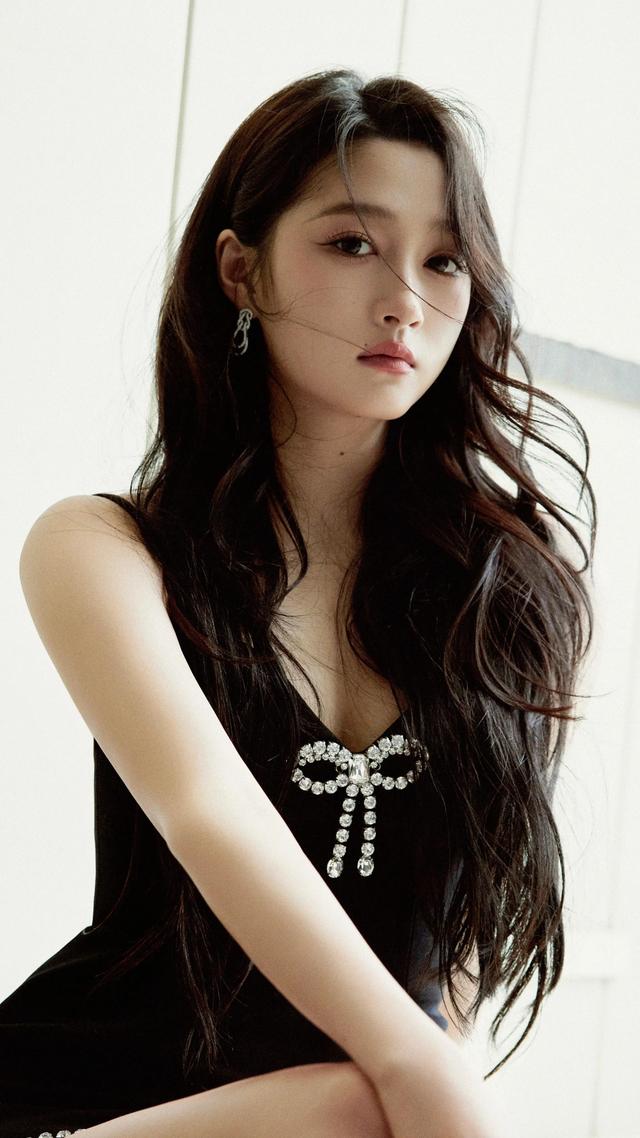 美女系列壁纸第5035期—关晓彤