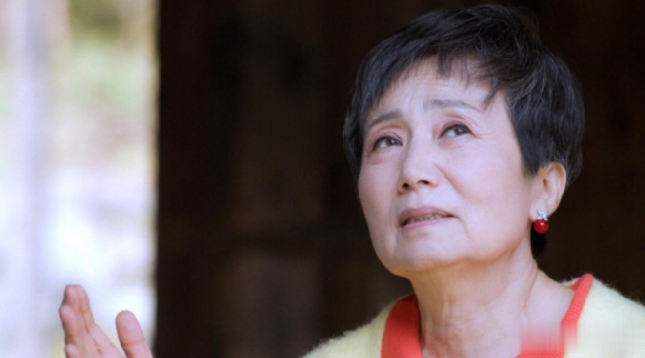 韩国女星哭诉生活艰难：前夫欠债100亿失踪后，母亲又患老年痴呆