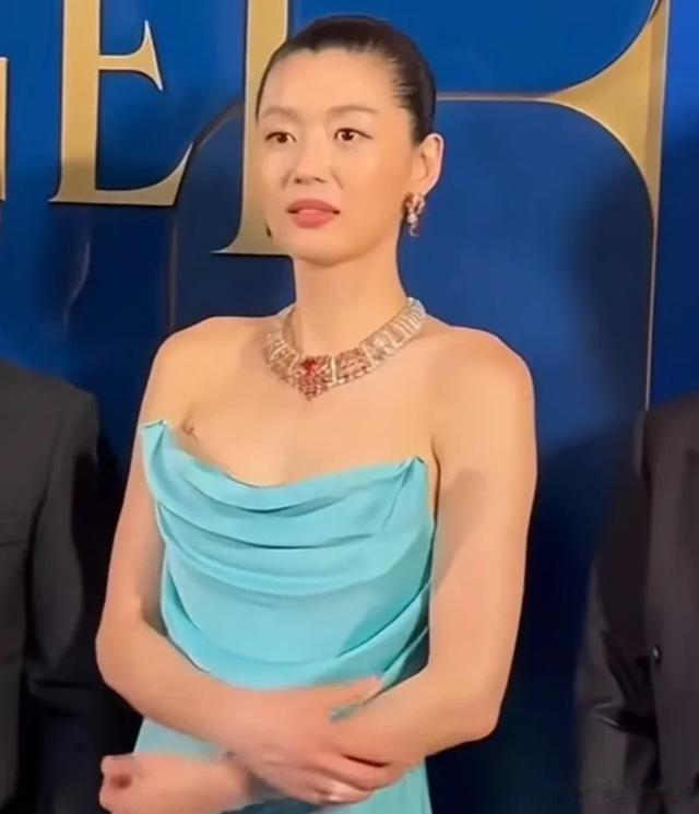 全智贤宋慧乔西班牙出席活动，两人同龄状态不同，全智贤疲惫沧桑