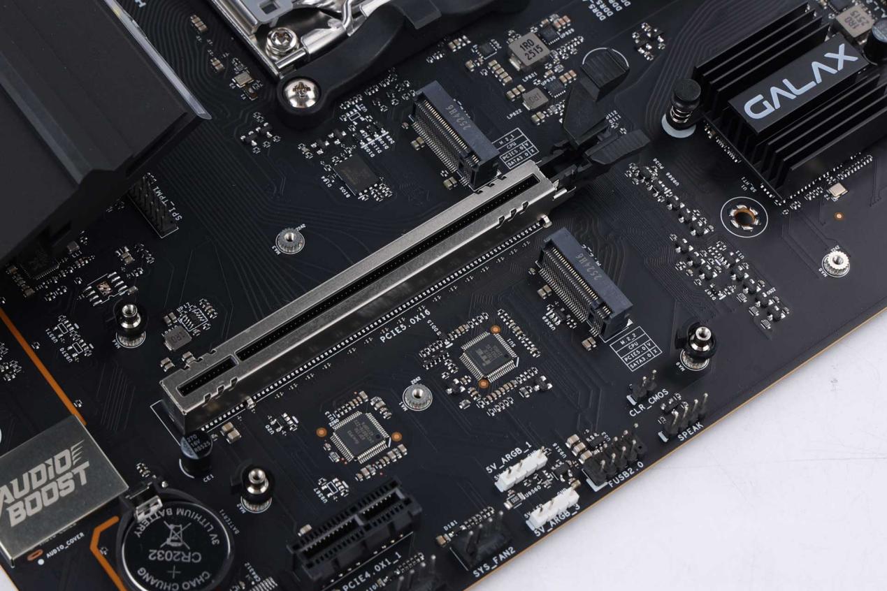 中端裝機新方案！影馳聯盟B650MWi-Fi 黑武士PLUS 主板開箱